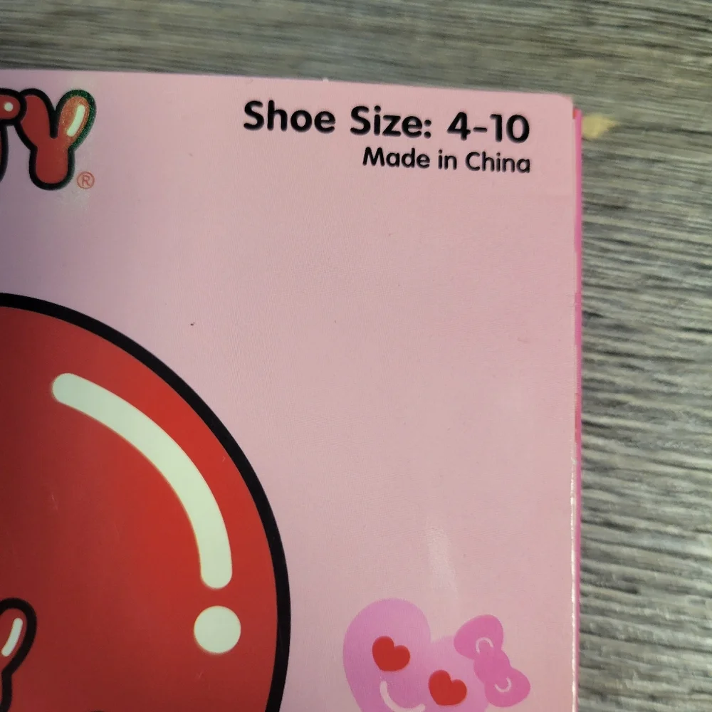 Hello Kitty New in Valentines Day Box 3 Pk of Crew Socks‎